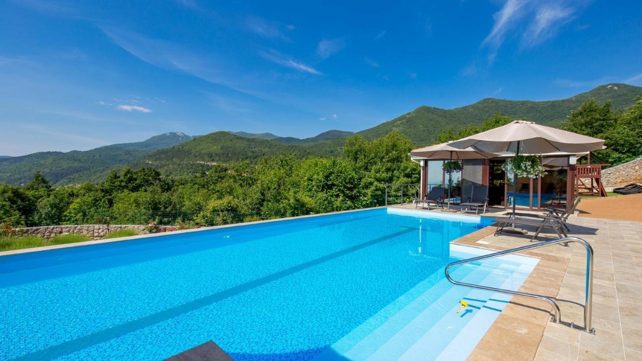 Apartments Villa Bv Opatija Luaran gambar