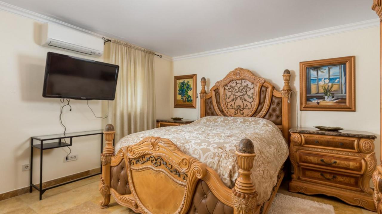 Apartments Villa Bv Opatija Luaran gambar