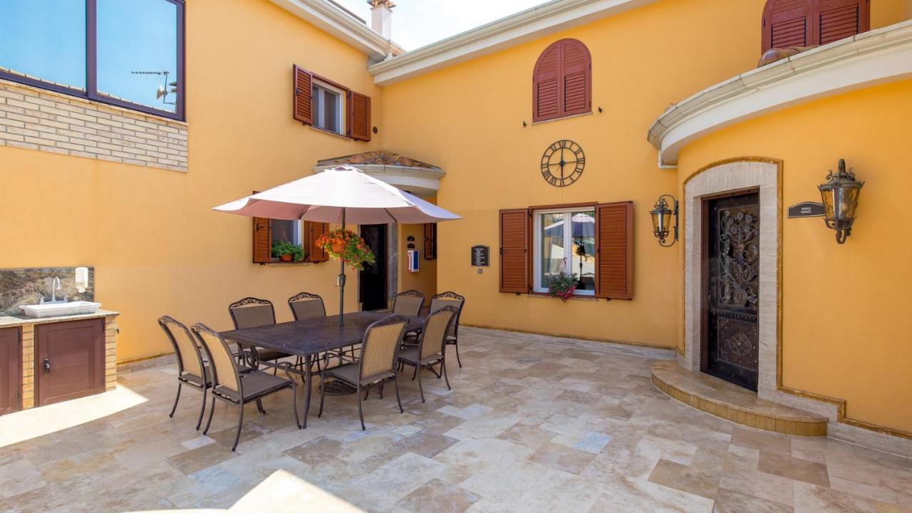 Apartments Villa Bv Opatija Luaran gambar