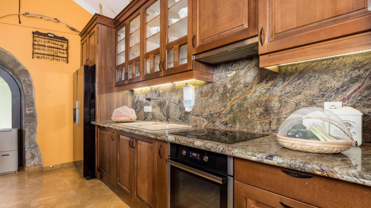 Apartments Villa Bv Opatija Luaran gambar