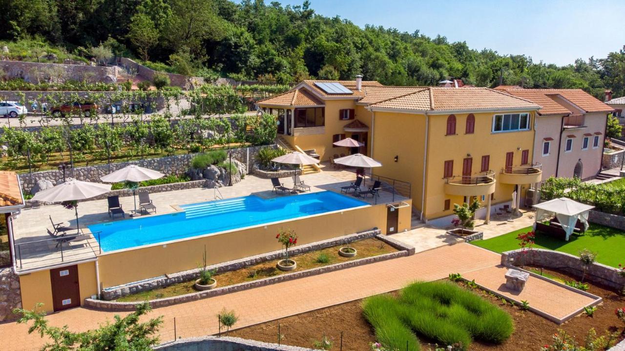 Apartments Villa Bv Opatija Luaran gambar