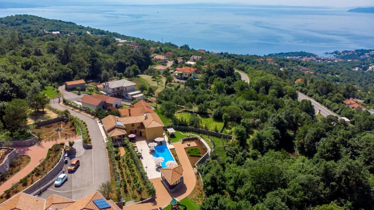 Apartments Villa Bv Opatija Luaran gambar
