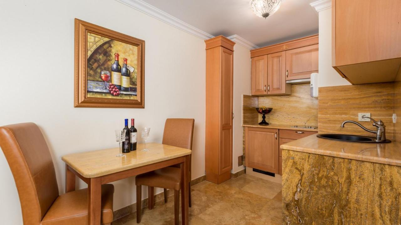 Apartments Villa Bv Opatija Luaran gambar