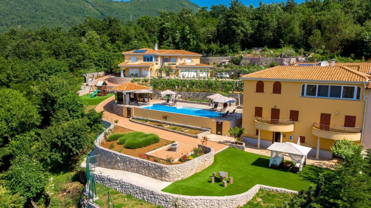 Apartments Villa Bv Opatija Luaran gambar