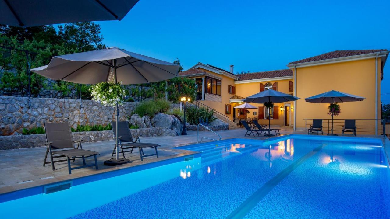 Apartments Villa Bv Opatija Luaran gambar