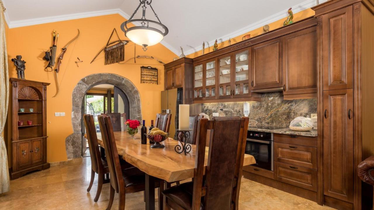 Apartments Villa Bv Opatija Luaran gambar